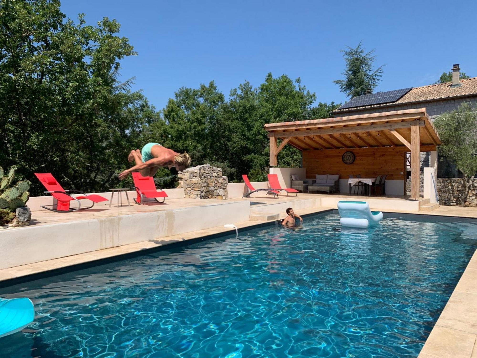 Gite Avec Piscine Privee Au Coeur D'Une Foret De Chenes Proche De Vallon Pont D'Arc Saint Alban Auriolles Exterior photo